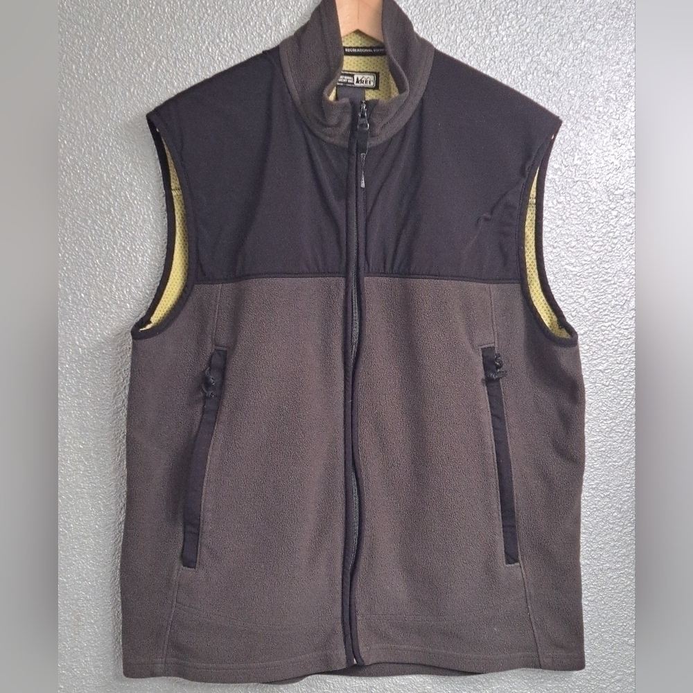 REI Men's Outdoor Living Fleece Vest